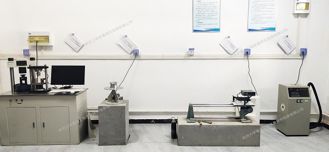 电液式水泥抗折抗压一体机（左）水泥胶砂振实台（中）负压筛析仪（右）